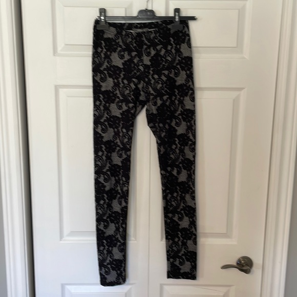 Suzy Shier Leggings - Picture 1 of 7